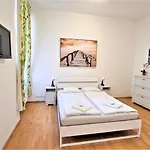 Reznicka * Прага